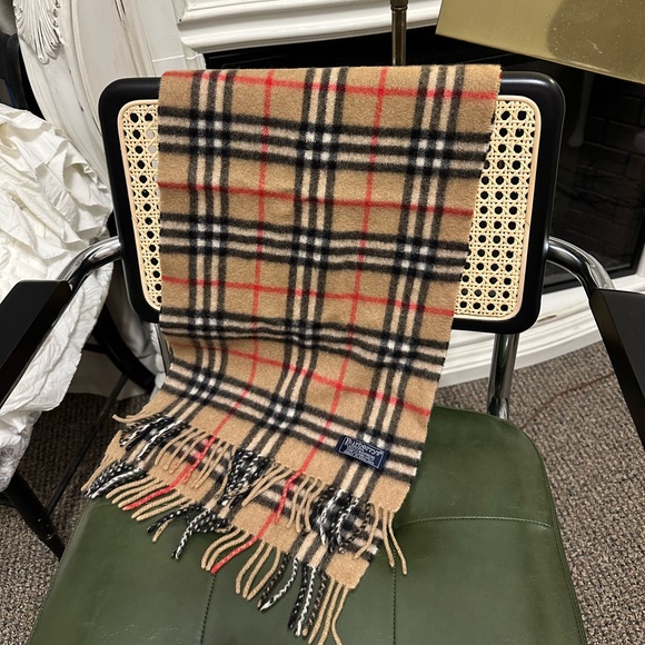 Vintage Burberrys Scarf - Picture 5 of 5